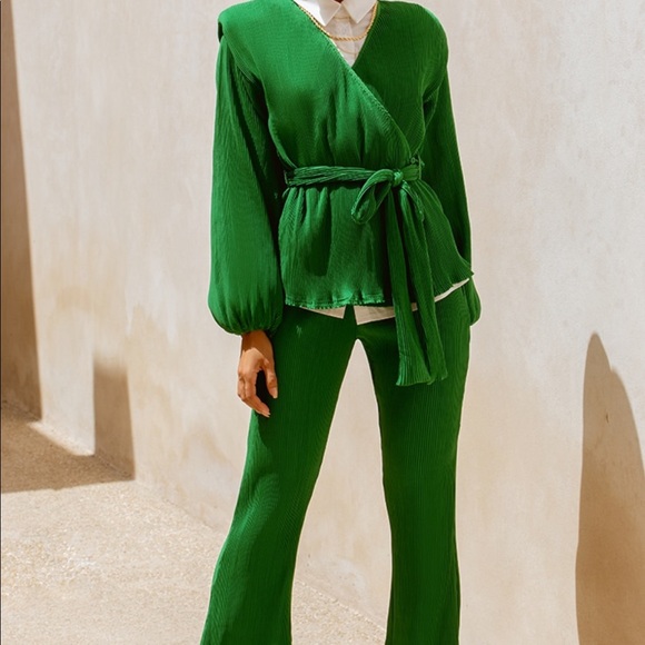 Flare leg pants with matching top! - Picture 3 of 3